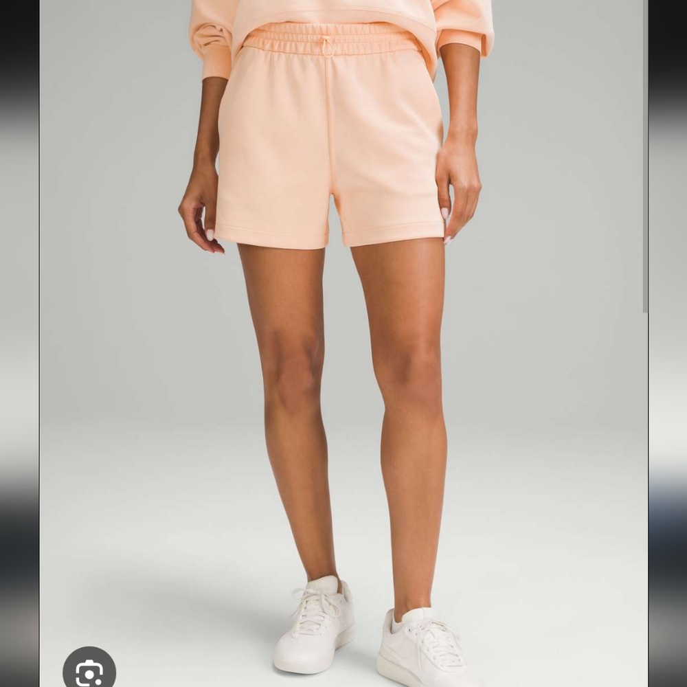 Lululemon Softstreme High Rise 4" Peach Bellini Shorts Size 14